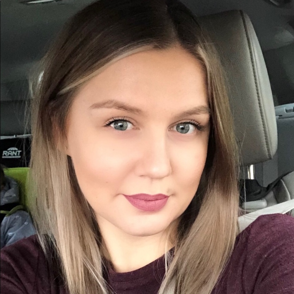 Meet your Posher, Maria